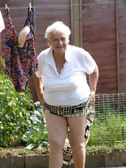 Wrinkled grandma nudes photos